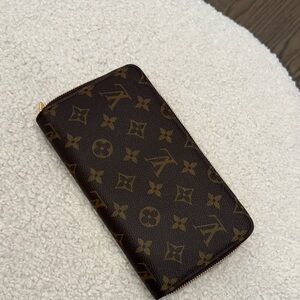 Louis Vuitton Zippy organizer Monogram Zip Wallet - Dark Brown with Gold Accents